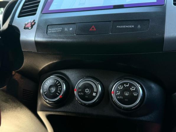 Mitsubishi Outlander II Рестайлинг с пробегом 2011 года, цена 999 000 рублей, 291650 км, внедорожник, Автокод Объявления