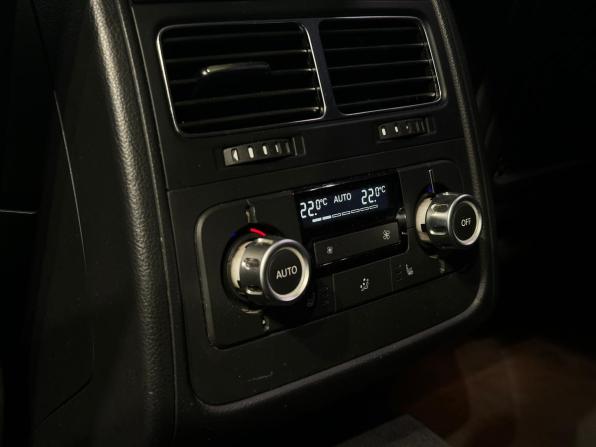 Volkswagen Touareg II с пробегом 2010 года, цена 2 070 000 рублей, 172494 км, внедорожник, Автокод Объявления