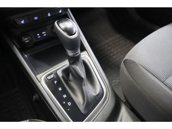 Hyundai Solaris II с пробегом 2017 года, цена 1 306 000 рублей, 99637 км, седан, Автокод Объявления