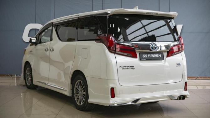 Toyota Alphard III Рестайлинг с пробегом 2018 года, цена 5 199 000 рублей, 208782 км, минивэн, Автокод Объявления