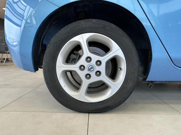 Nissan Leaf I (ZE0/AZE0) с пробегом 2012 года, цена 790 000 рублей, 81296 км, хэтчбек, Автокод Объявления