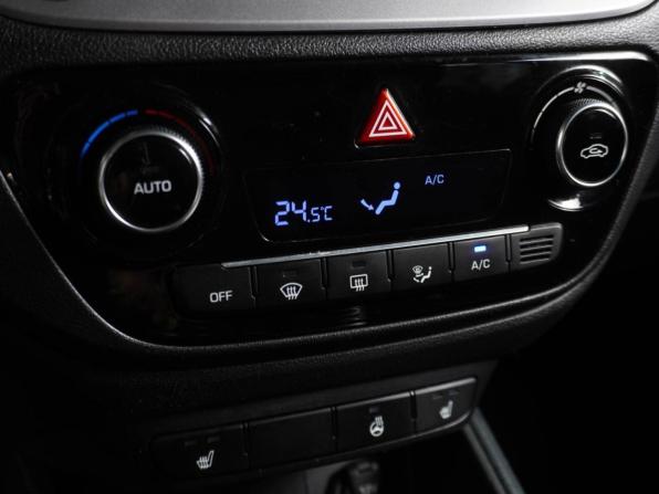 Hyundai Solaris II с пробегом 2018 года, цена 1 369 000 рублей, 96373 км, седан, Автокод Объявления