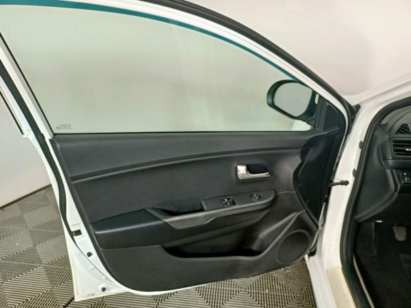 Kia Rio III Рестайлинг с пробегом 2016 года, цена 675 000 рублей, 196000 км, хэтчбек, Автокод Объявления