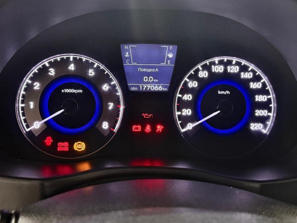Hyundai Solaris I с пробегом 2012 года, цена 680 000 рублей, 177000 км, хэтчбек, Автокод Объявления
