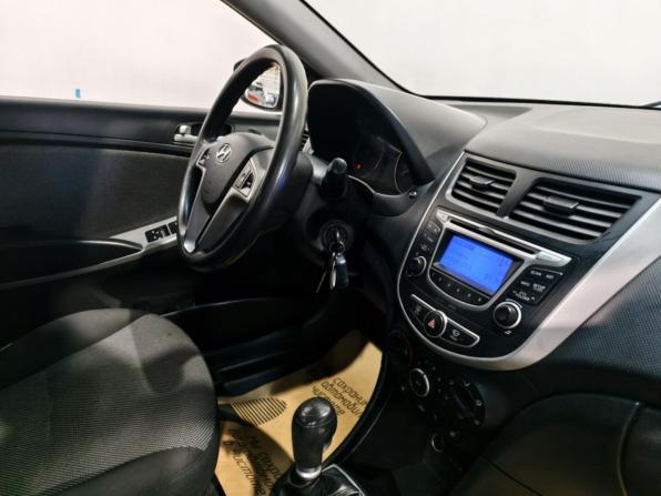 Hyundai Solaris I с пробегом 2014 года, цена 694 000 рублей, 221930 км, седан, Автокод Объявления