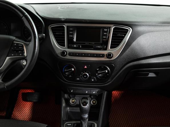Hyundai Solaris II с пробегом 2019 года, цена 1 169 700 рублей, 128211 км, седан, Автокод Объявления