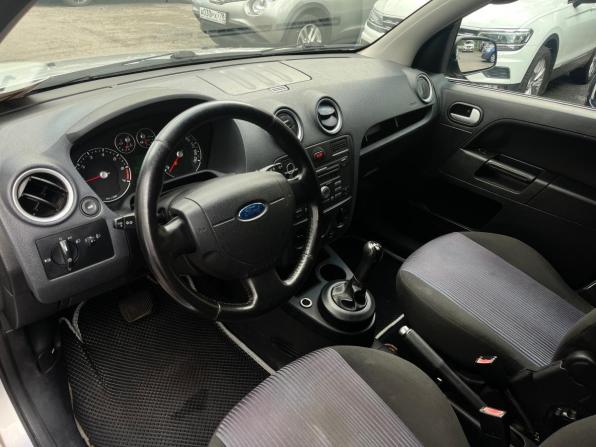 Ford Fusion I Рестайлинг с пробегом 2006 года, цена 349 000 рублей, 165000 км, хэтчбек, Автокод Объявления