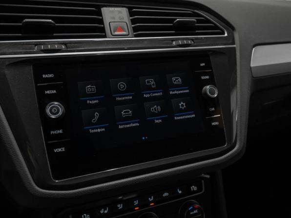 Volkswagen Tiguan II с пробегом 2019 года, цена 2 330 000 рублей, 98129 км, внедорожник, Автокод Объявления