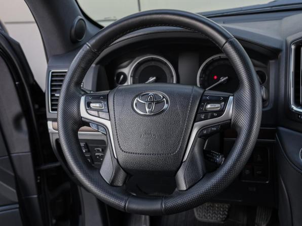 Toyota Land Cruiser 200 Series Рестайлинг 2 с пробегом 2018 года, цена 6 899 000 рублей, 147829 км, внедорожник, Автокод Объявления