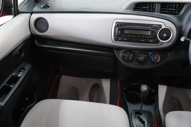 Toyota Vitz III (XP130) с пробегом 2011 года, цена 799 000 рублей, 115000 км, хэтчбек, Автокод Объявления