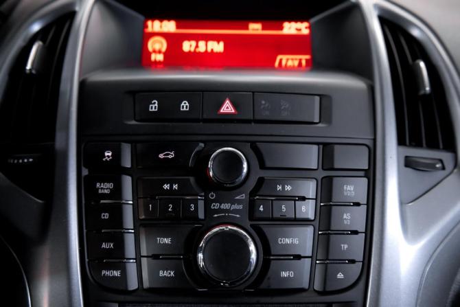 Opel Astra J Рестайлинг с пробегом 2014 года, цена 765 000 рублей, 174536 км, седан, Автокод Объявления