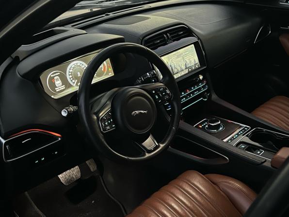 Jaguar F-Pace I с пробегом 2017 года, цена 2 190 000 рублей, 134601 км, внедорожник, Автокод Объявления