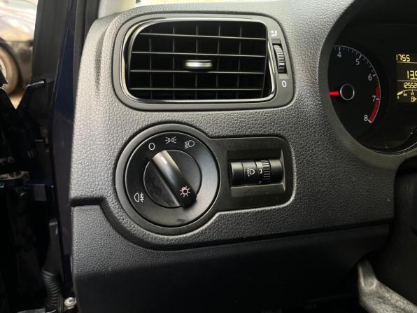 Volkswagen Polo V Рестайлинг с пробегом 2015 года, цена 799 000 рублей, 125000 км, седан, Автокод Объявления
