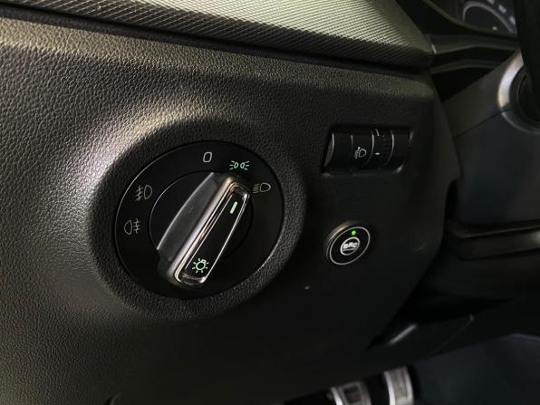 Skoda Rapid II с пробегом 2021 года, цена 1 349 000 рублей, 93070 км, лифтбек, Автокод Объявления