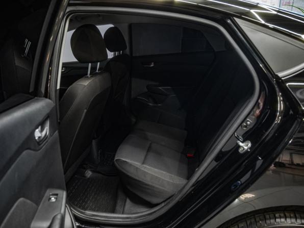 Hyundai Solaris II с пробегом 2018 года, цена 1 369 000 рублей, 86345 км, седан, Автокод Объявления