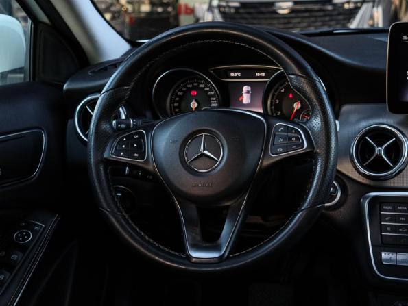 Mercedes-Benz GLA I (X156) Рестайлинг с пробегом 2017 года, цена 2 390 000 рублей, 67000 км, внедорожник, Автокод Объявления