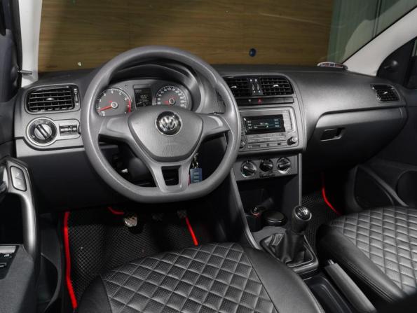 Volkswagen Polo V Рестайлинг с пробегом 2017 года, цена 888 000 рублей, 137268 км, седан, Автокод Объявления
