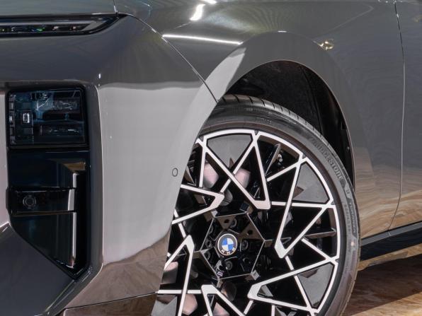 Новый BMW 7 серии VII (G70) Рестайлинг 2026 года, цена 23 990 000 рублей, седан, Автокод Объявления