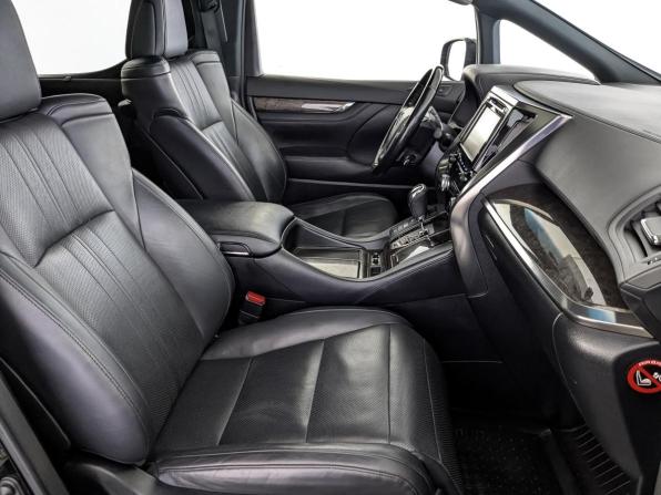Toyota Alphard III Рестайлинг с пробегом 2018 года, цена 5 300 000 рублей, 70043 км, минивэн, Автокод Объявления