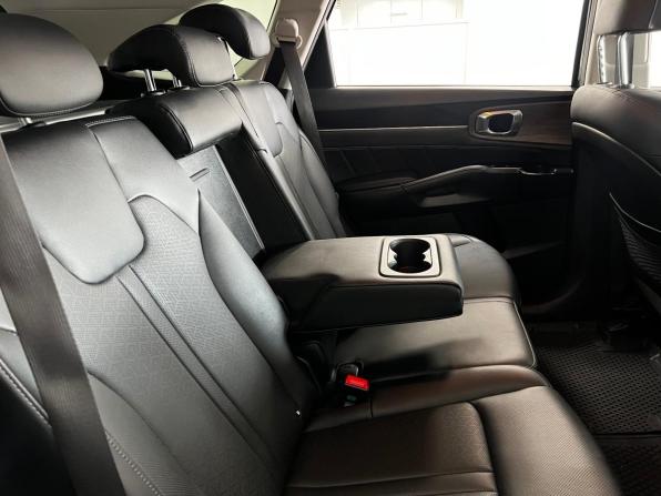 Kia Sorento IV с пробегом 2023 года, цена 4 140 000 рублей, 50000 км, внедорожник, Автокод Объявления