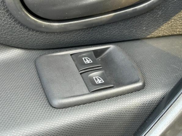Renault Logan II Рестайлинг с пробегом 2019 года, цена 1 275 000 рублей, 68039 км, седан, Автокод Объявления