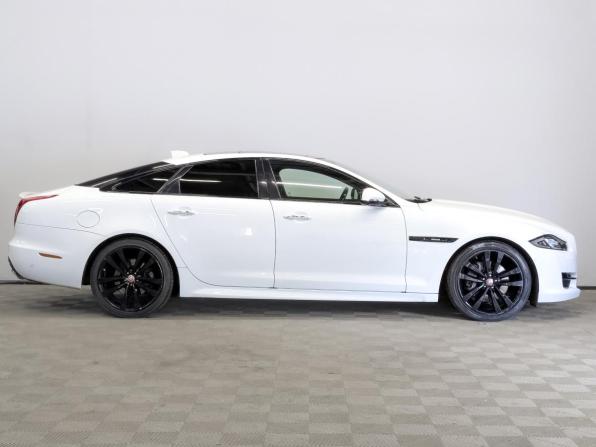 Jaguar XJ IV (X351) Рестайлинг с пробегом 2016 года, цена 3 650 000 рублей, 40122 км, седан, Автокод Объявления
