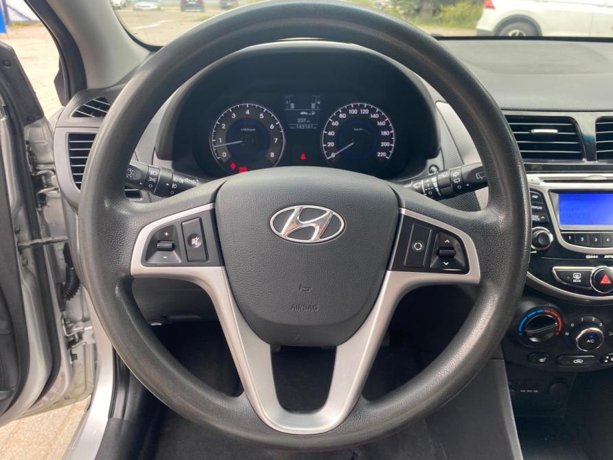 Hyundai Solaris I Великий Новгород  - изображение 13