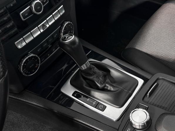 Mercedes-Benz C-Класс III (W204) Рестайлинг с пробегом 2013 года, цена 1 450 000 рублей, 140800 км, седан, Автокод Объявления