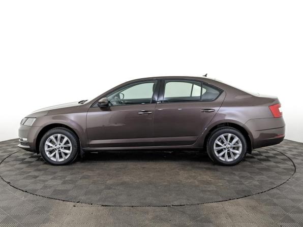 Skoda Octavia III (A7) Рестайлинг с пробегом 2018 года, цена 1 850 000 рублей, 55600 км, лифтбек, Автокод Объявления