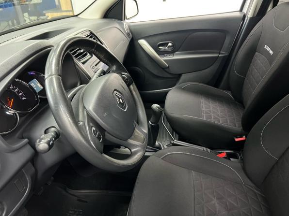 Renault Sandero II с пробегом 2017 года, цена 950 000 рублей, 88000 км, хэтчбек, Автокод Объявления