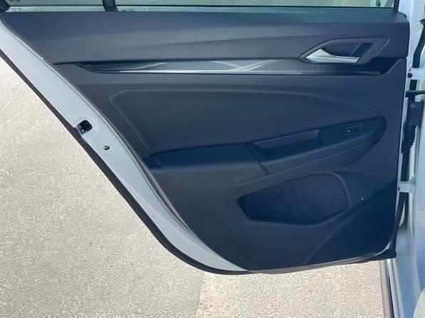 Volkswagen Golf VIII с пробегом 2023 года, цена 2 690 000 рублей, 60612 км, хэтчбек, Автокод Объявления