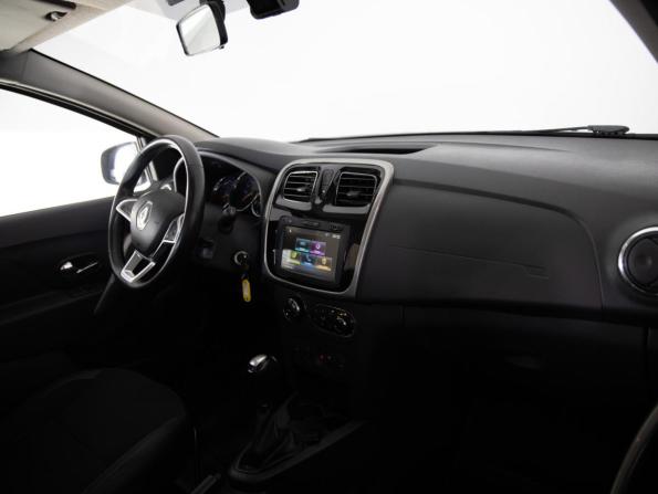 Renault Logan II Рестайлинг с пробегом 2021 года, цена 1 075 000 рублей, 135821 км, седан, Автокод Объявления