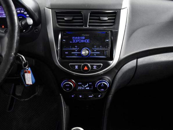 Hyundai Solaris I Рестайлинг с пробегом 2015 года, цена 624 000 рублей, 279947 км, седан, Автокод Объявления