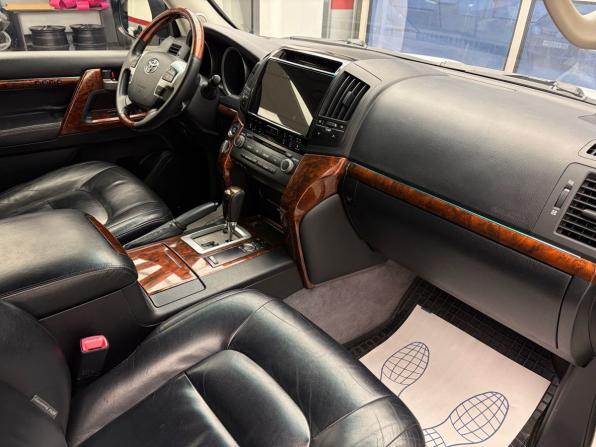 Toyota Land Cruiser 200 Series с пробегом 2011 года, цена 3 359 900 рублей, 218118 км, внедорожник, Автокод Объявления