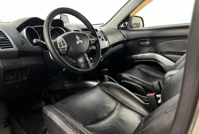 Mitsubishi Outlander II с пробегом 2007 года, цена 635 000 рублей, 318879 км, внедорожник, Автокод Объявления