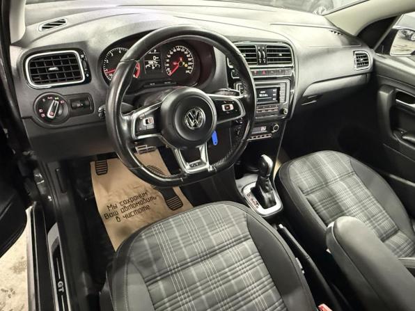 Volkswagen Polo V Рестайлинг с пробегом 2017 года, цена 1 098 800 рублей, 158750 км, седан, Автокод Объявления