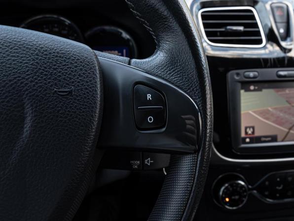Renault Sandero II с пробегом 2016 года, цена 1 310 000 рублей, 28000 км, хэтчбек, Автокод Объявления