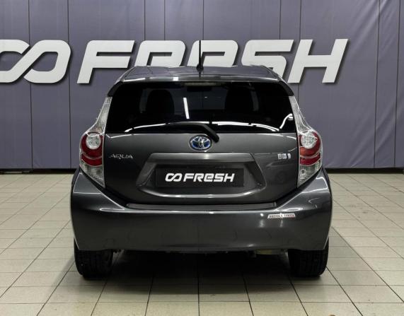 Toyota Aqua I с пробегом 2012 года, цена 779 000 рублей, 146000 км, хэтчбек, Автокод Объявления