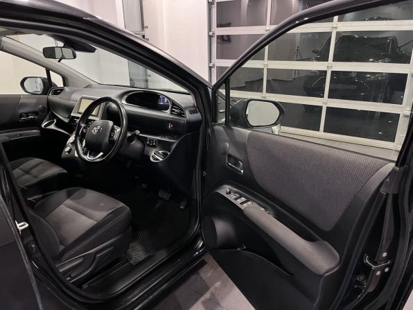 Toyota Sienta II Рестайлинг с пробегом 2020 года, цена 1 859 000 рублей, 66650 км, компактвэн, Автокод Объявления