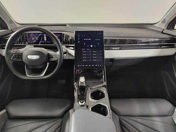 Geely Atlas II с пробегом 2024 года, цена 3 150 000 рублей, 49934 км, внедорожник, Автокод Объявления