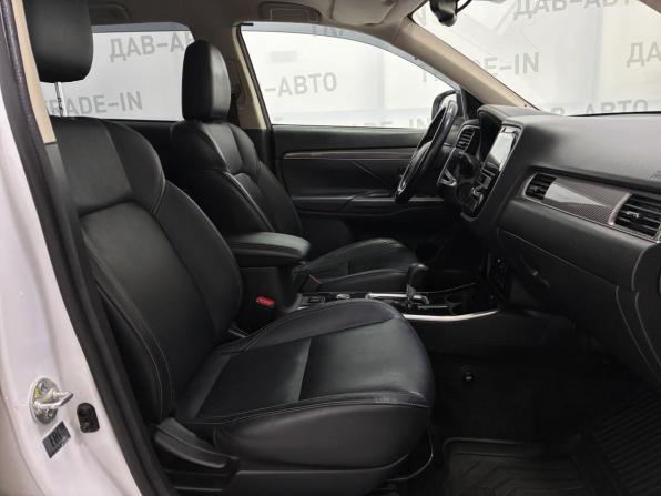 Mitsubishi Outlander III Рестайлинг 3 с пробегом 2019 года, цена 2 599 000 рублей, 193000 км, внедорожник, Автокод Объявления