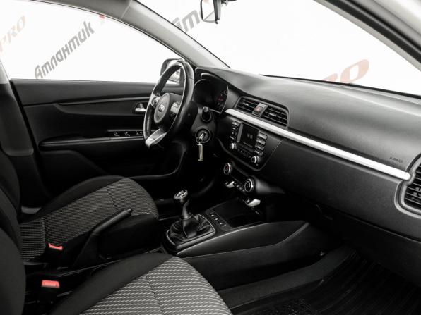 Kia Rio IV с пробегом 2018 года, цена 1 630 000 рублей, 61810 км, хэтчбек, Автокод Объявления