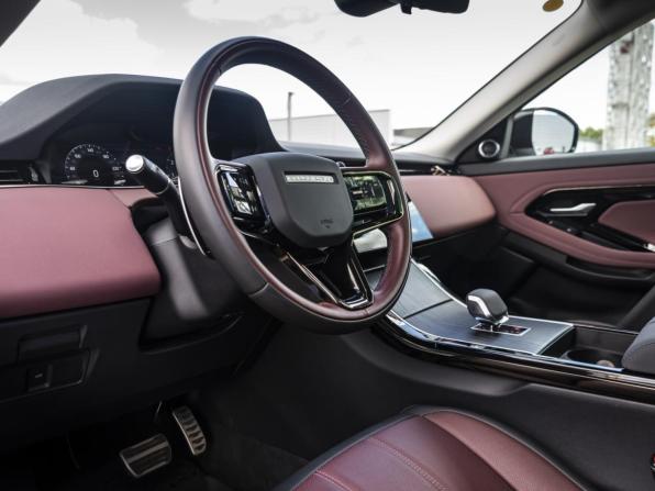 Land Rover Range Rover Evoque II Рестайлинг с пробегом 2025 года, цена 5 628 000 рублей, 9500 км, внедорожник, Автокод Объявления