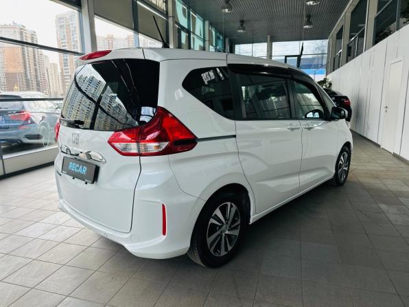 Honda Freed II Рестайлинг с пробегом 2021 года, цена 2 190 000 рублей, 70906 км, компактвэн, Автокод Объявления