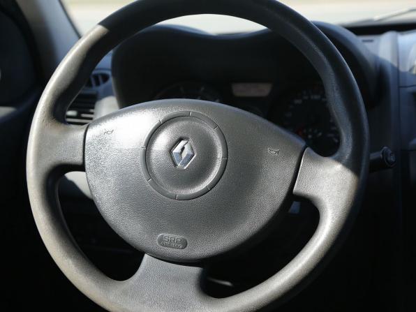 Renault Megane II Рестайлинг с пробегом 2007 года, цена 335 000 рублей, 252000 км, седан, Автокод Объявления