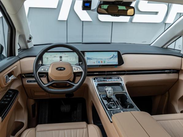 JAC RF8 с пробегом 2025 года, цена 4 800 000 рублей, 18 км, минивэн, Автокод Объявления