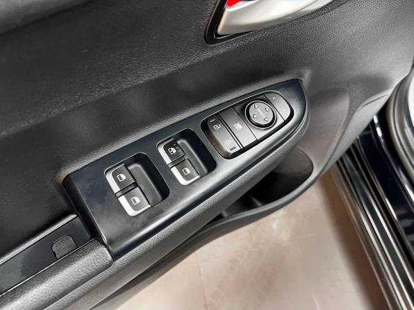Kia Rio IV Рестайлинг с пробегом 2020 года, цена 1 490 000 рублей, 137968 км, седан, Автокод Объявления