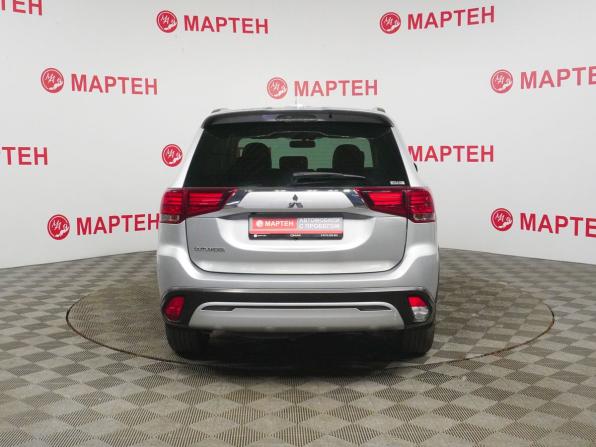 Mitsubishi Outlander III Рестайлинг 3 с пробегом 2021 года, цена 2 683 000 рублей, 75481 км, внедорожник, Автокод Объявления