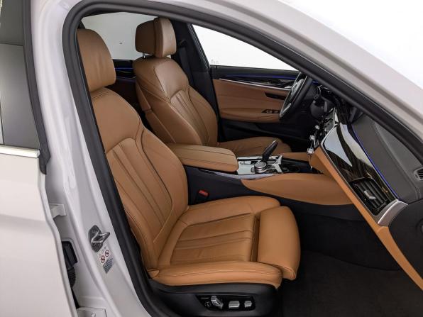BMW 5 серии VII (G30/G31/G38) Рестайлинг с пробегом 2021 года, цена 4 600 000 рублей, 43290 км, седан, Автокод Объявления