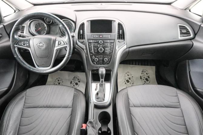 Opel Astra J Рестайлинг с пробегом 2014 года, цена 829 000 рублей, 176000 км, седан, Автокод Объявления